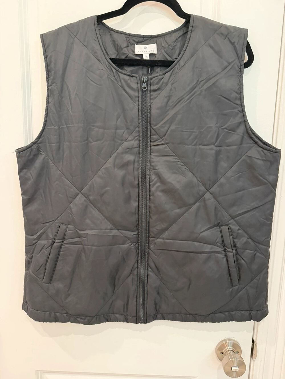 Socialite black vest large xlarge like new fall winter skiing
